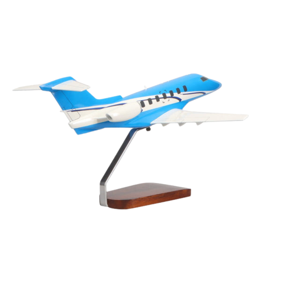 PILATUS PC-24 EDICIÓN LIMITADA MODELO GRANDE DE CAOBA