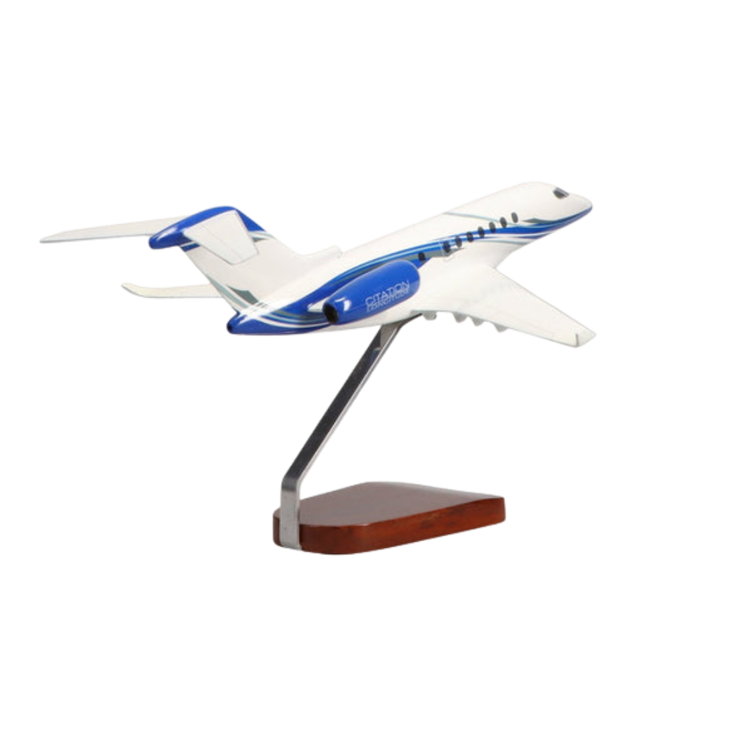 CESSNA® CITATION LONGITUDE EDICIÓN LIMITADA MODELO GRANDE EN CAOBA