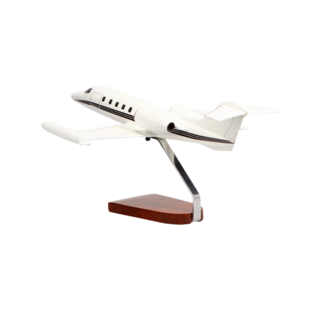 MODELO GRANDE DE CAOBA DE EDICIÓN LIMITADA LEARJET 40